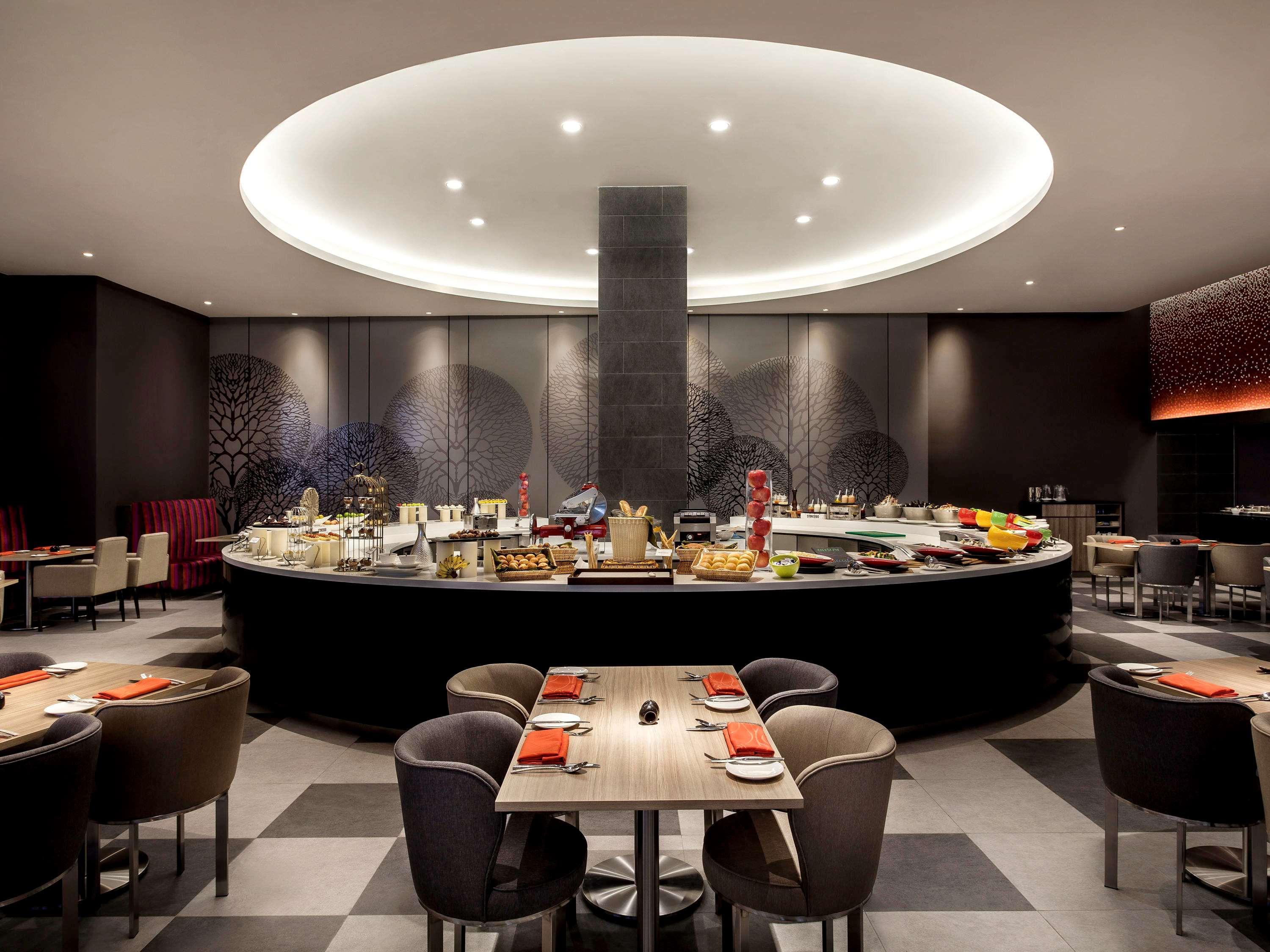 Pullman Miri Waterfront Exterior foto The restaurant