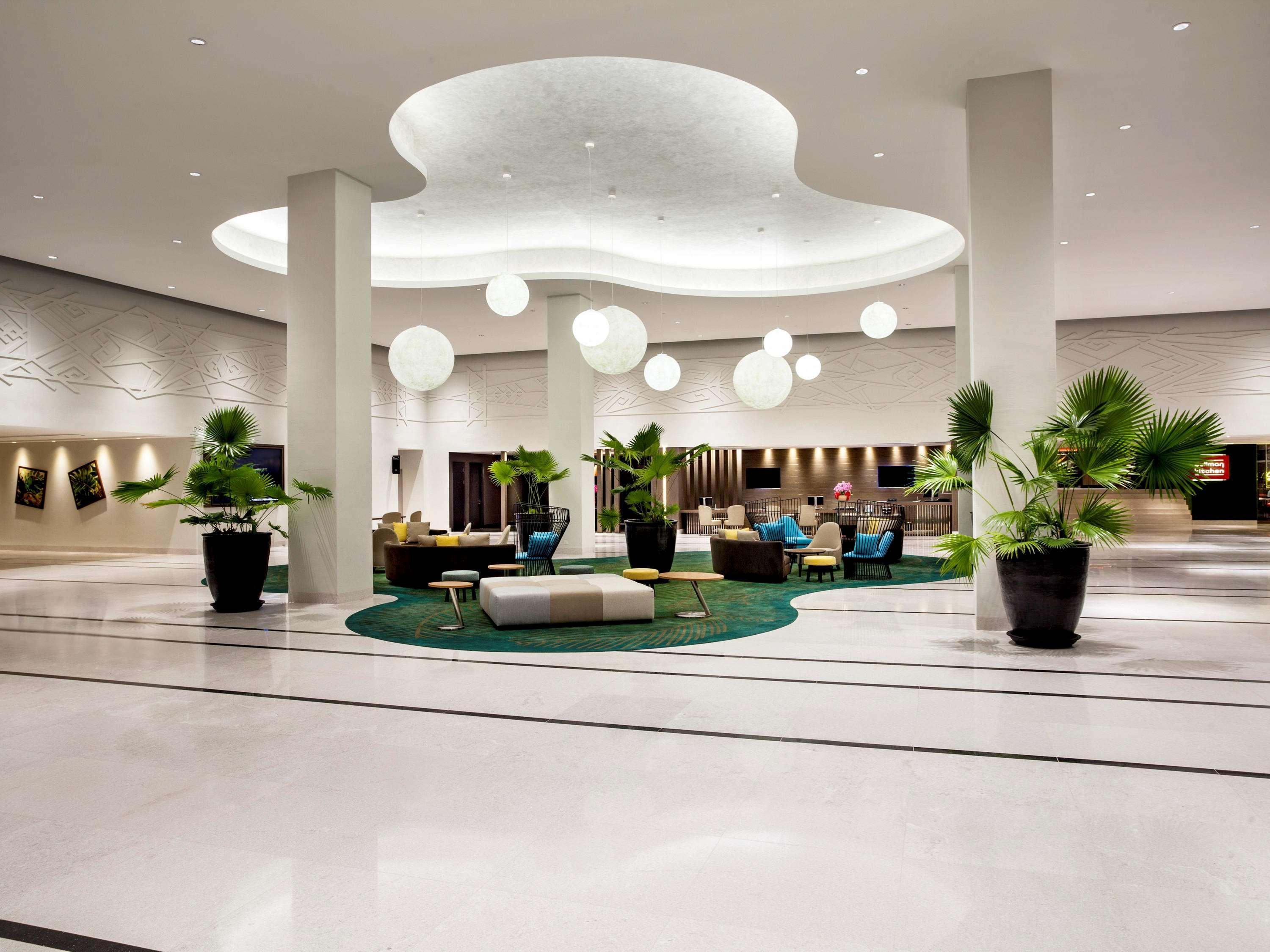 Pullman Miri Waterfront Exterior foto The lobby of the hotel
