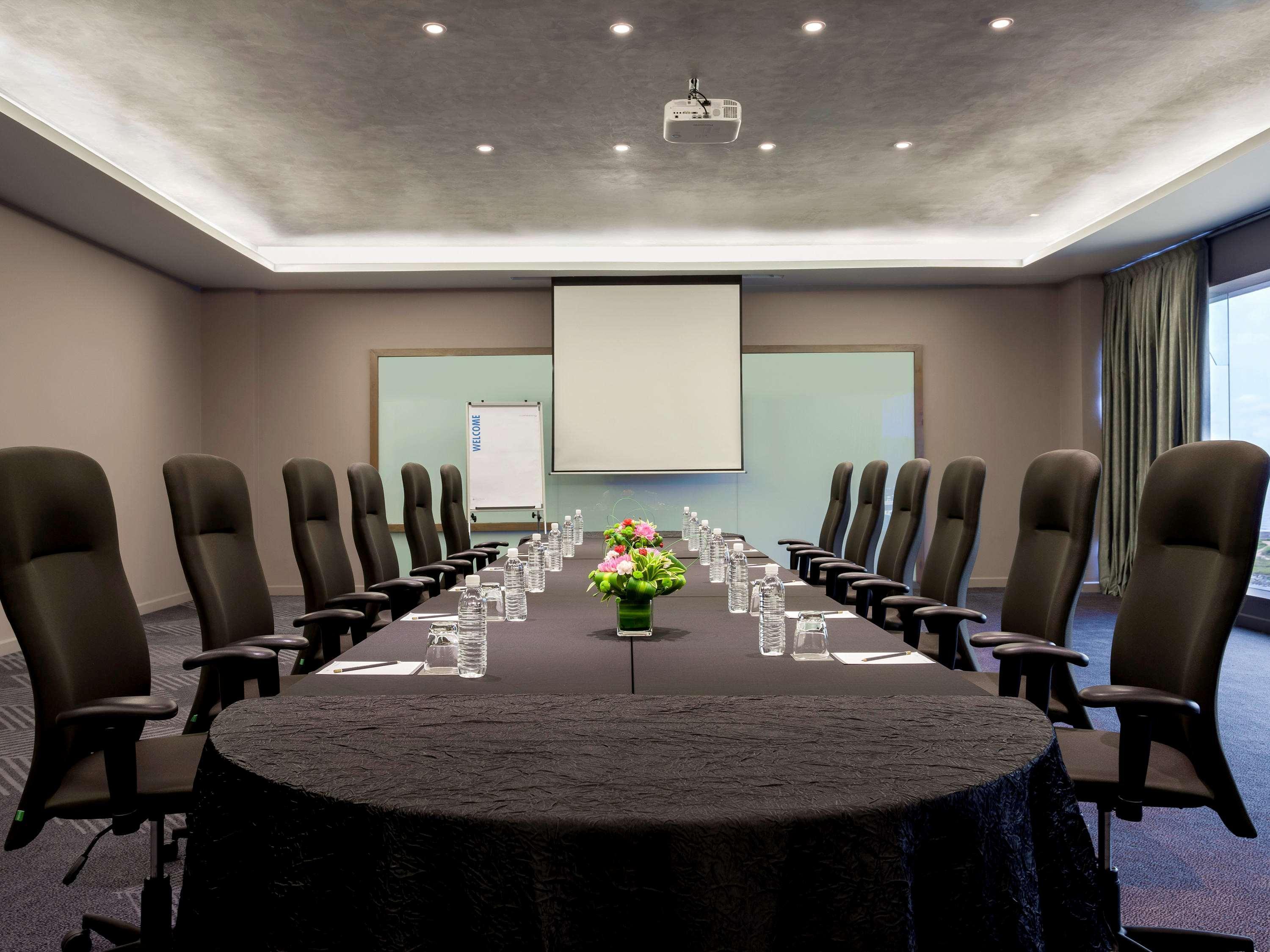 Pullman Miri Waterfront Exterior foto Meeting room