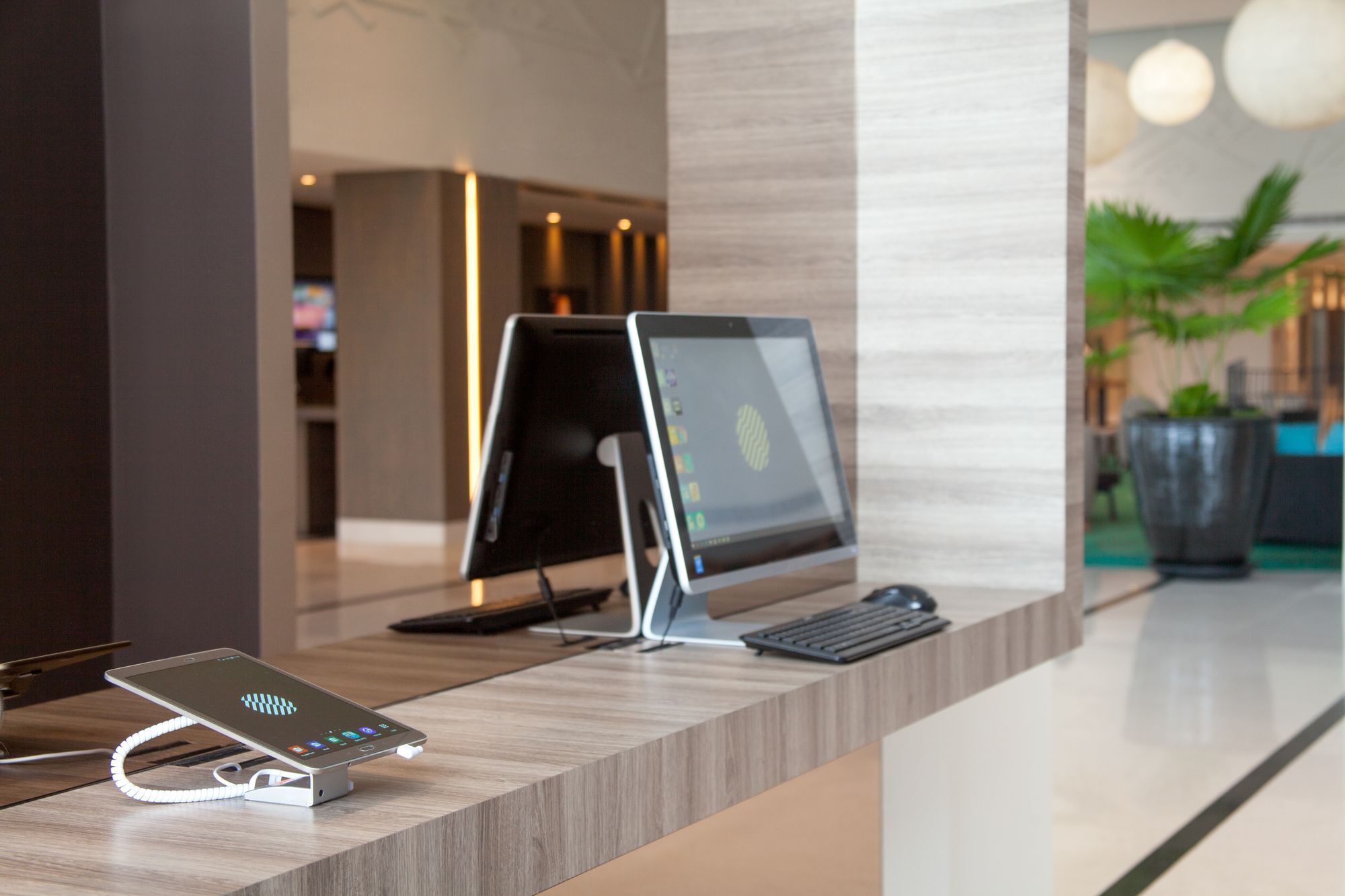 Pullman Miri Waterfront Exterior foto A computer at a hotel