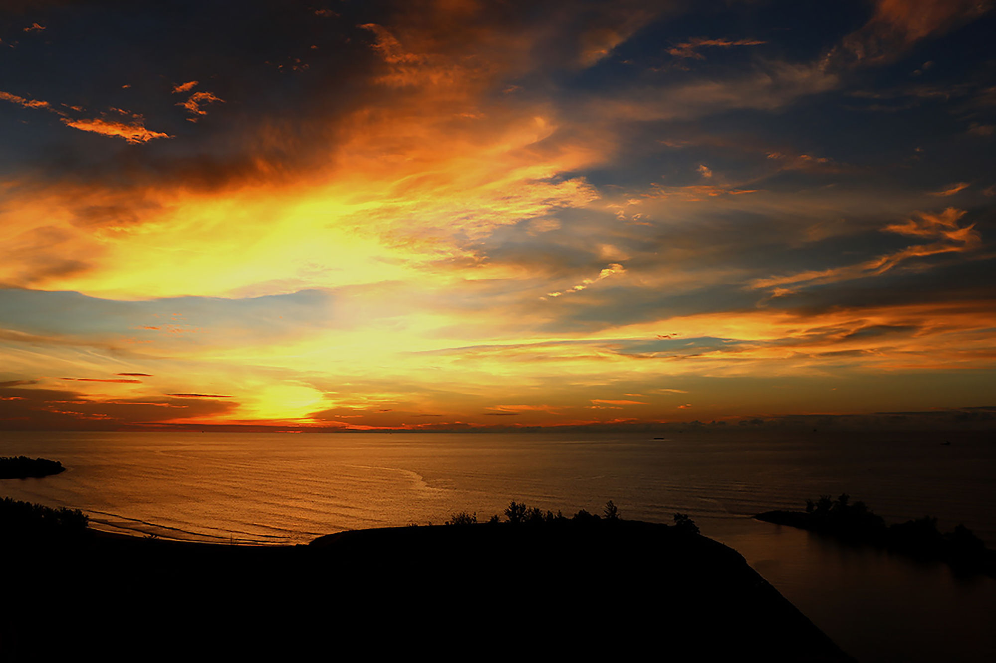 Pullman Miri Waterfront Exterior foto Sunset at the Cape of Good Hope