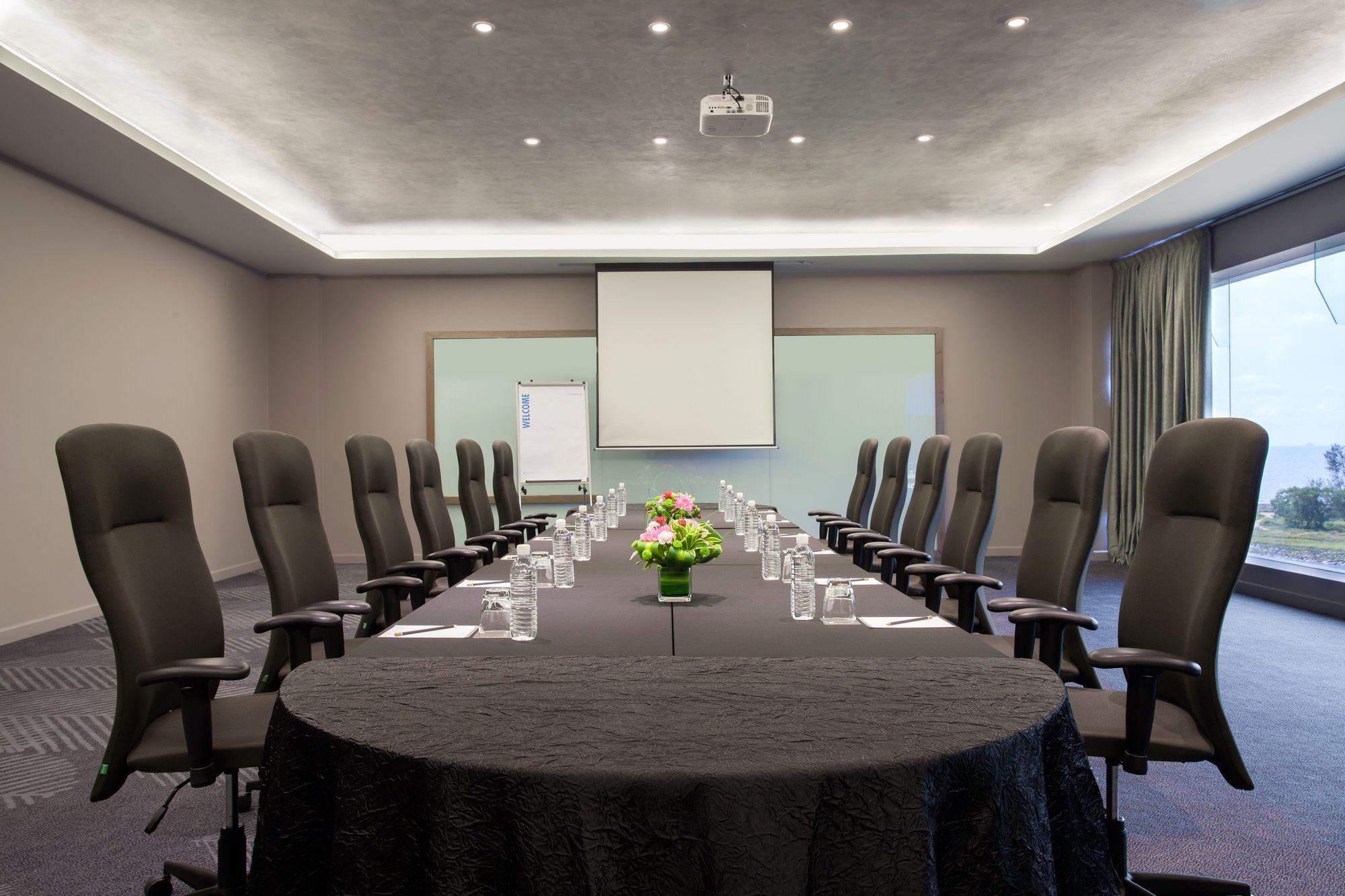 Pullman Miri Waterfront Exterior foto Meeting room